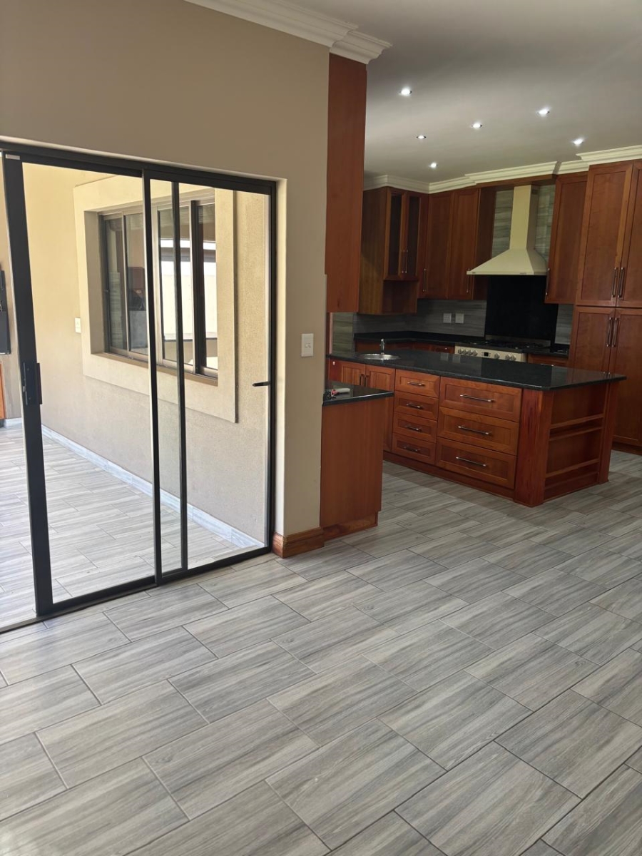To Let 4 Bedroom Property for Rent in Wilkoppies North West